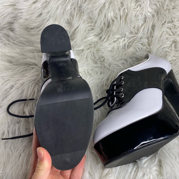 Brand New Ellie Laced Heel